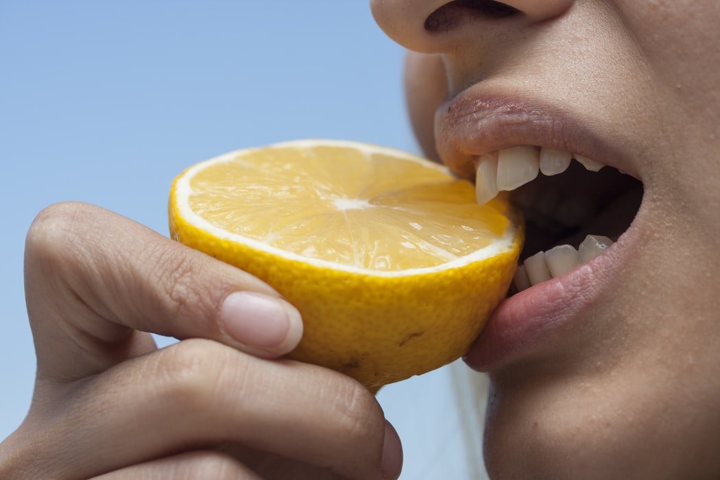 eating healthy food for dental health